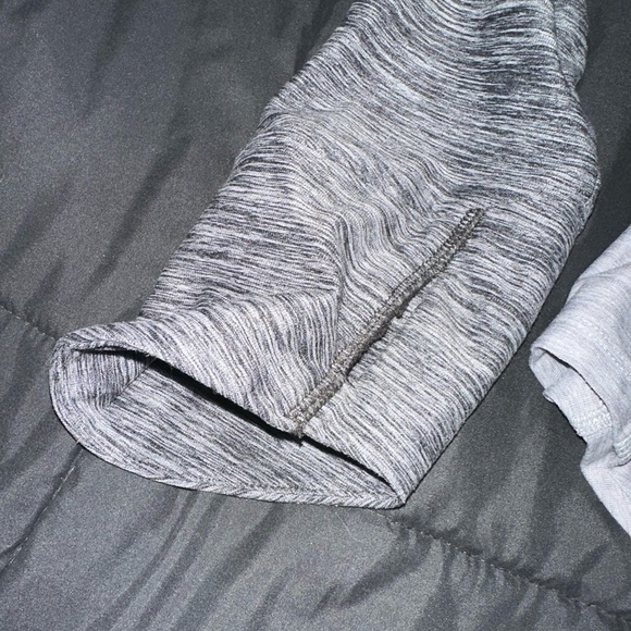 North Face Women’s Long Sleeve Performance shirt, Zoe Large, Gray, Baselayer - Picture 3 of 4